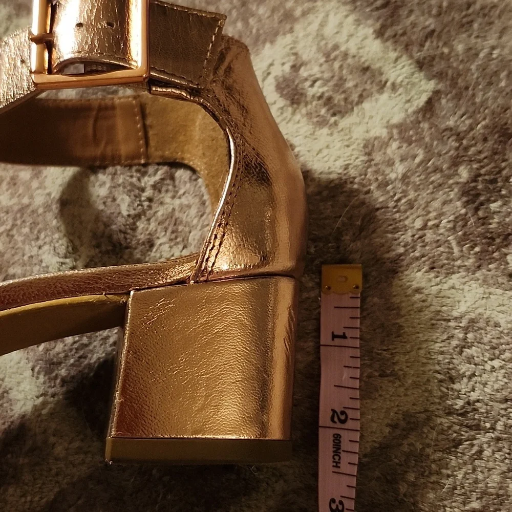 Carvela Kurt Geiger Rose Gold 2.5 Inch Strappy Block Heels Buckle Closure Sz 37 - Picture 11 of 11